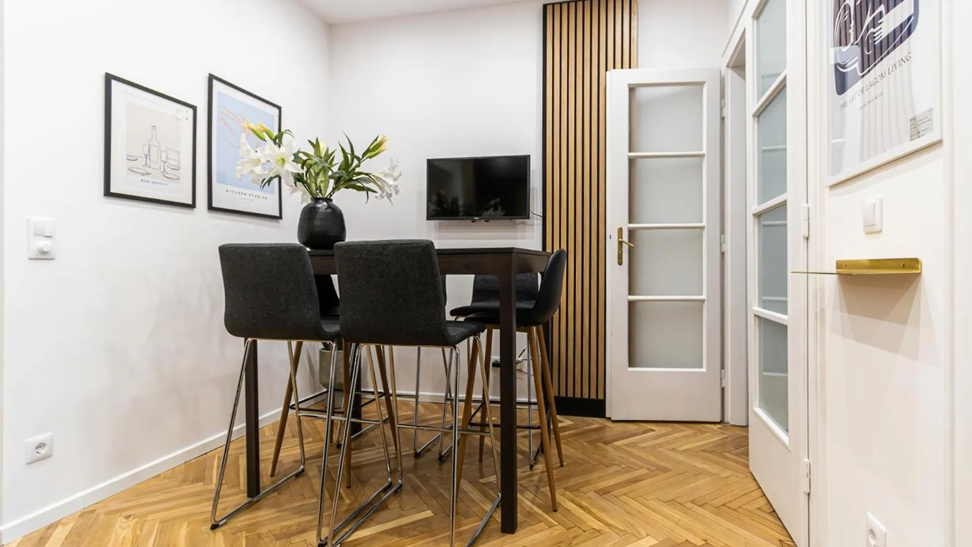 Apartment 80 Sqm, 3 Bedrooms, 2 Bathrooms, New Budapest Hungary