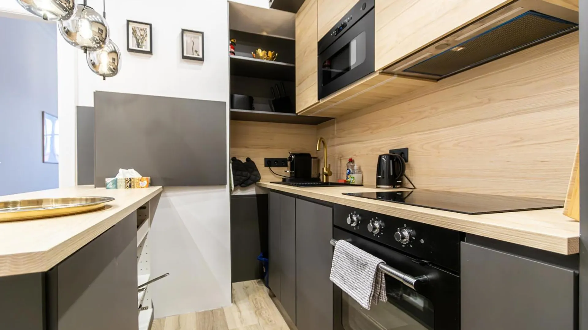 80 Sqm, 3 Bedrooms, 2 Bathrooms, New Budapest